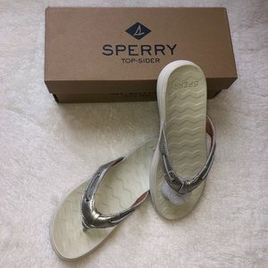 Sperry Adriatic flip flops - never been worn